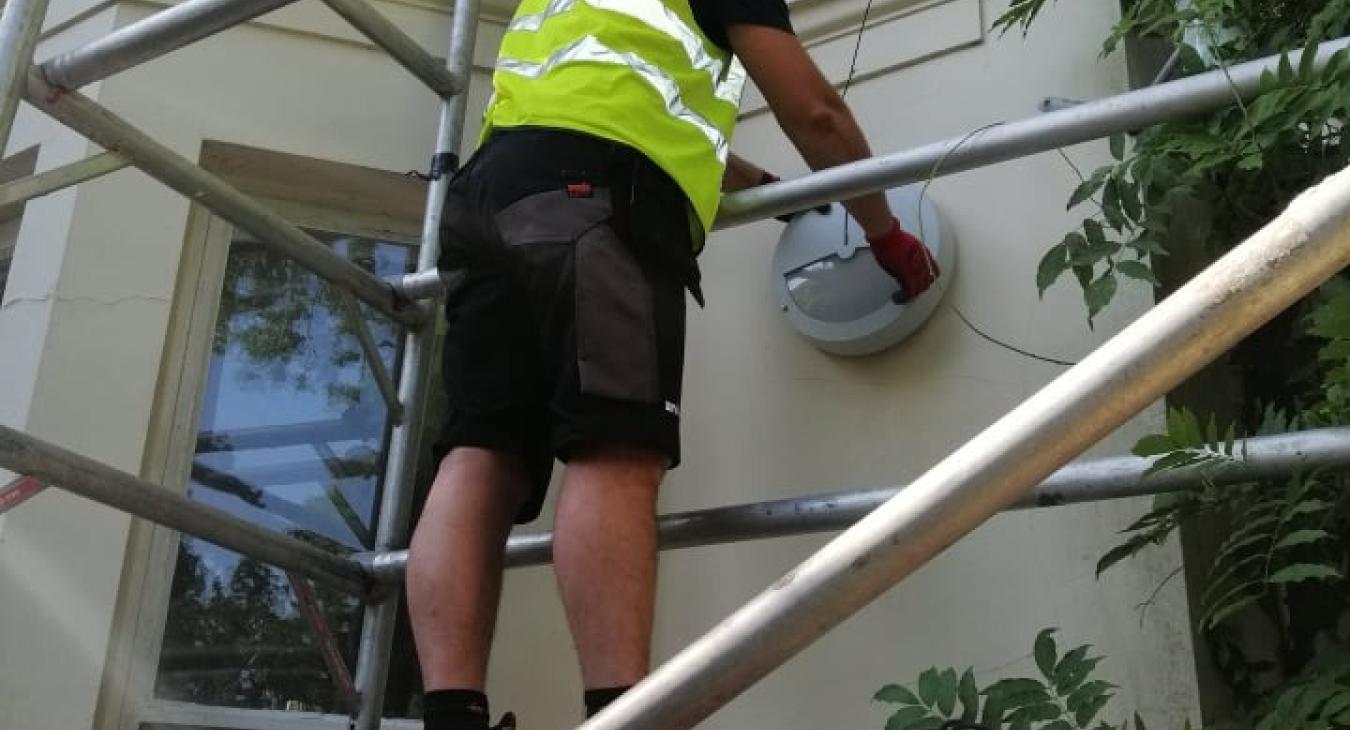 outdoor lighting electrician in Southampton