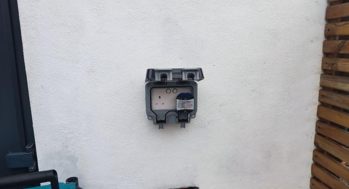 Outdoor socket in Southampton